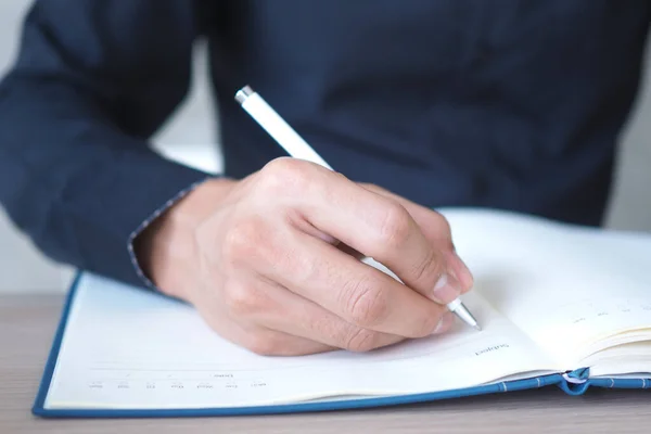 Zakenmensen Schrijven Informatie Het Boek — Stockfoto