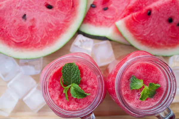 Jugo Sandía Fresca Está Vaso Sandía Rodajas Plato —  Fotos de Stock