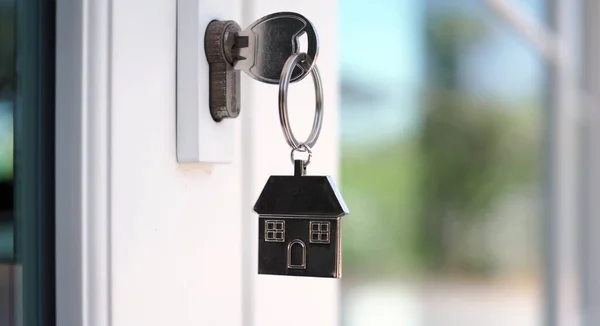 Clé Maison Pour Déverrouiller Une Nouvelle Maison Est Branchée Porte — Photo