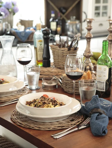 Bir tabloda Italyan Mutfagi.