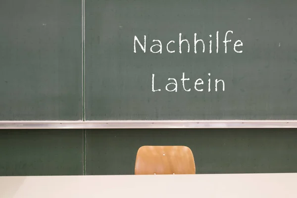 Školné latinské tabuli ve škole — Stock fotografie