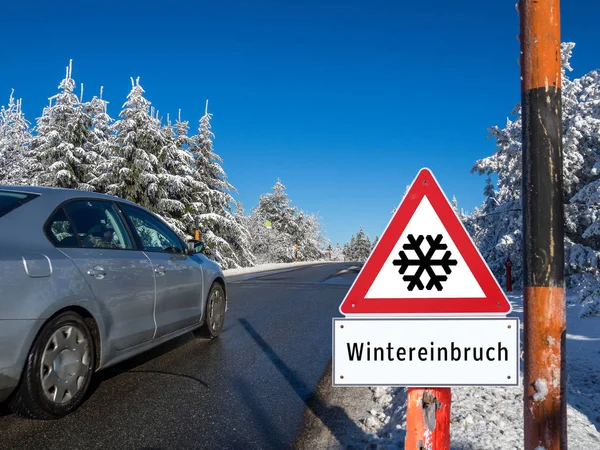 Atenção início de inverno em alemão — Fotografia de Stock