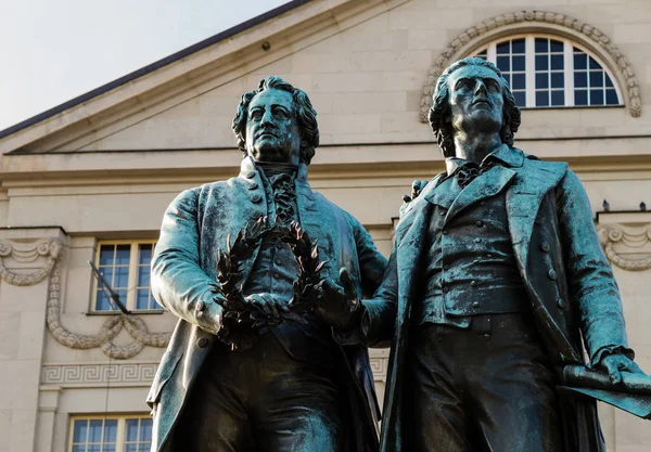 Goethe et schiller monument — Photo