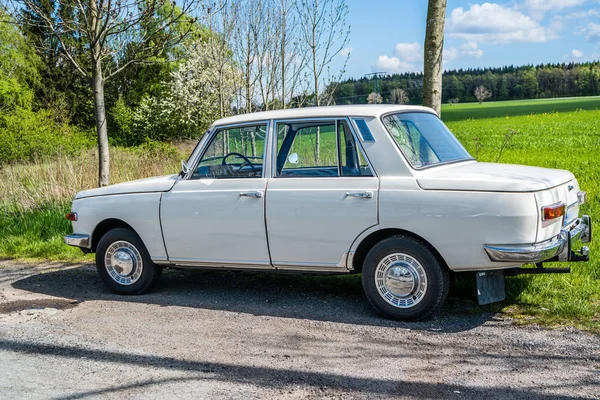 Gdr retro klassisk bil Wartburg 353 — Stockfoto