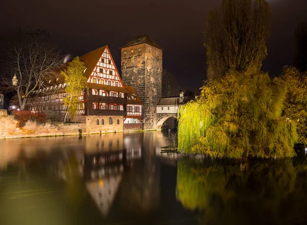 Weinstadel éjszaka Nürnbergben — Stock Fotó