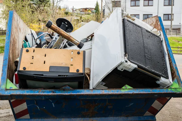 Hintergrund: E-Müll-Container — Stockfoto