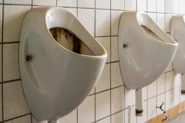Oud urinoir toilet wc — Stockfoto