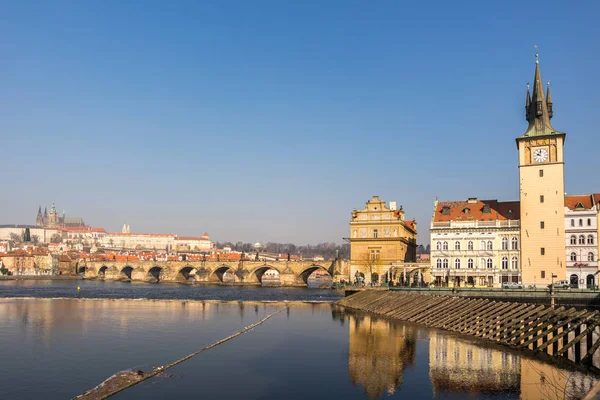 Reflexão Charles Bridge Praga — Fotografia de Stock