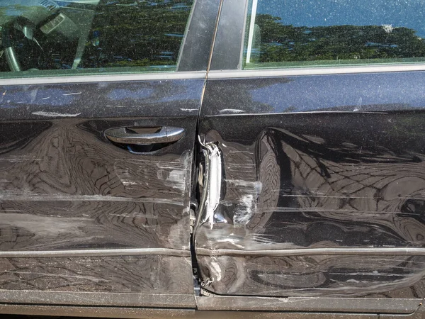 Chapa metálica danos acidente de carro — Fotografia de Stock