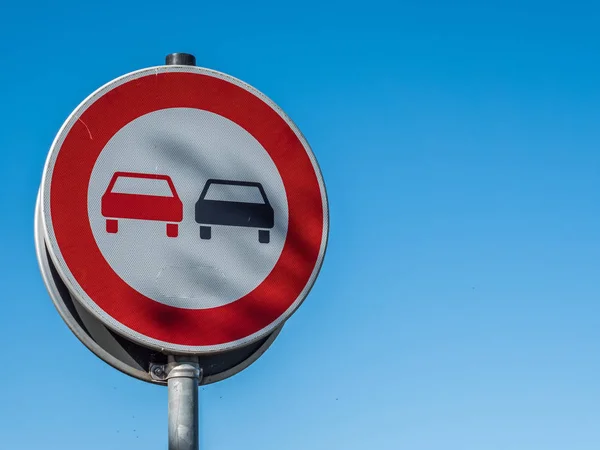 Kein vorbeifahrendes Verkehrsschild — Stockfoto