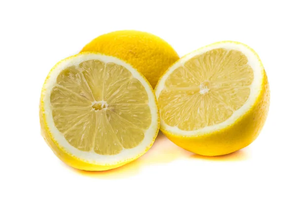 Fresco Lemon isolado fundo — Fotografia de Stock