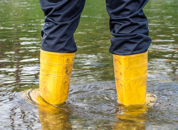 Buty w wysokiej wodzie Zmiany klimatu — Zdjęcie stockowe