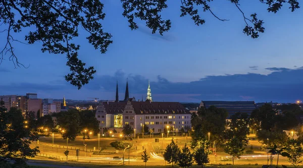 Panorama Zwickau在晚上 — 图库照片