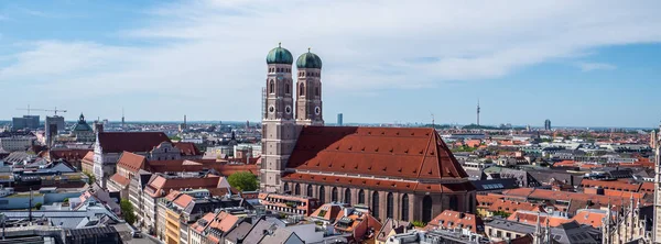 全景慕尼黑Frauenkirche背景 — 图库照片
