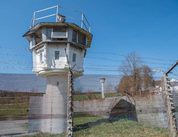 Torre de fronteira República Democrática Alemã — Fotografia de Stock