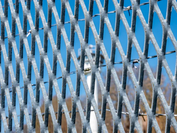 Cerca de fronteira simbólica na fronteira — Fotografia de Stock