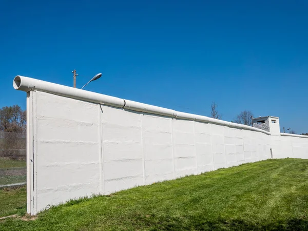 Grensmuur tussen Oost- en West-Duitsland Rechtenvrije Stockfoto's