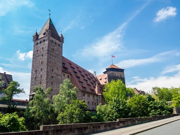 Kaiserburg en el fondo nuernberg — Foto de Stock