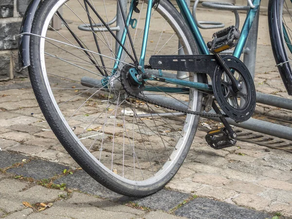 Broken Bicycle Wheel background — Stock Photo, Image