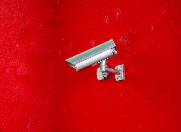 Monitoraggio della sicurezza delle telecamere in città — Foto Stock