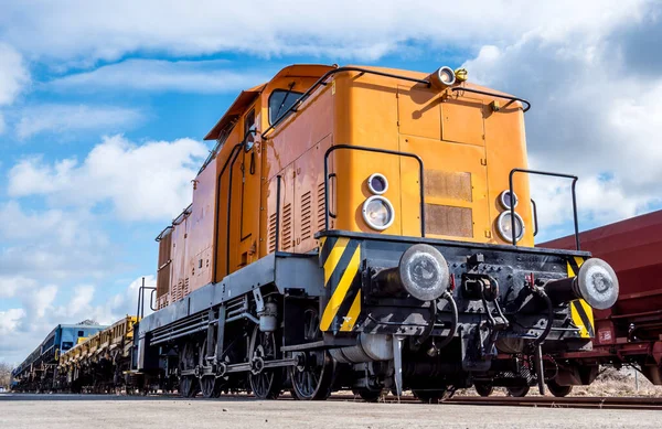 Oude Ddr rangeerlocomotief — Stockfoto