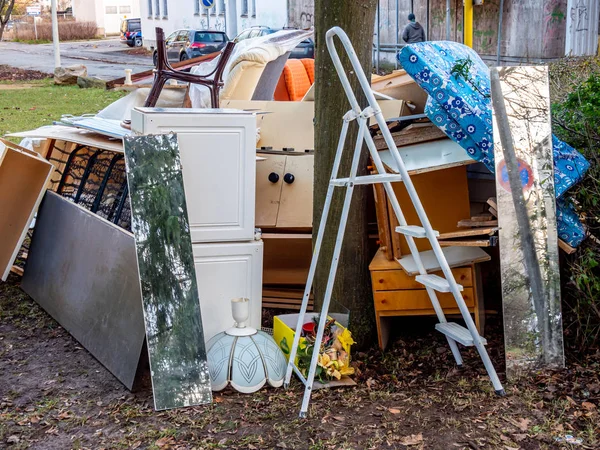 Tijd voor nieuwe omvangrijke afvalinzameling — Stockfoto