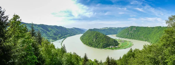 Дунайский меандр "Шлоэген" в Шлоэгене — стоковое фото