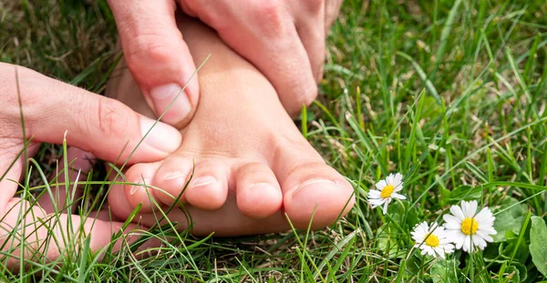 Foot massage time out wellness massage — Stock Photo, Image