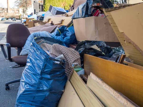 Vieux fond de déchets encombrants — Photo