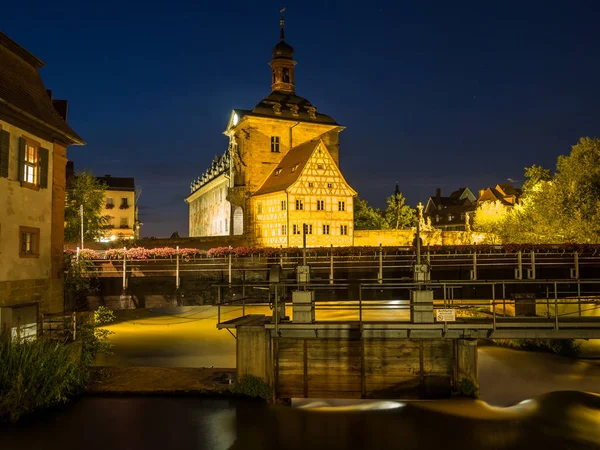 Antiguo ayuntamiento de Bamberg por la noche — Foto de Stock