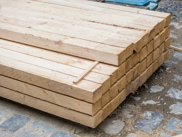 Construction timber for a building site — Stok fotoğraf
