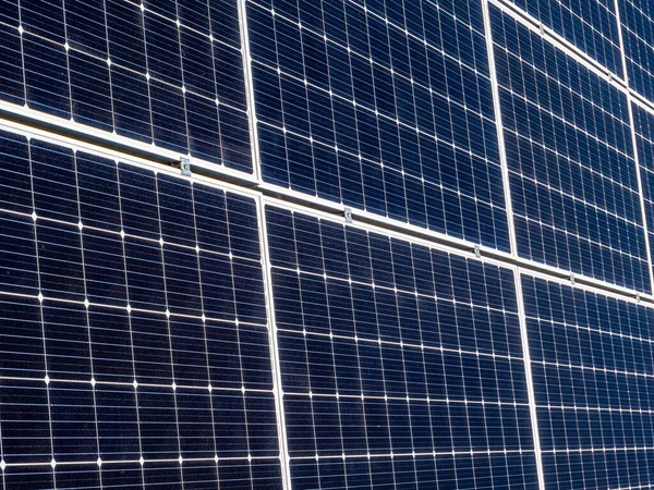 Solární panel fotovoltaického systému — Stock fotografie