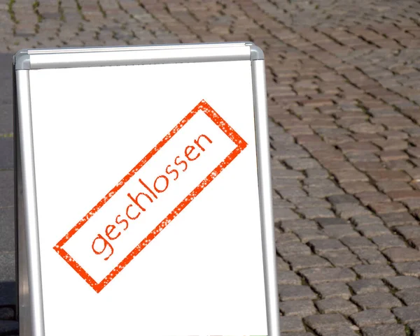 Teken Gesloten Een Schoolbord Het Duits — Stockfoto