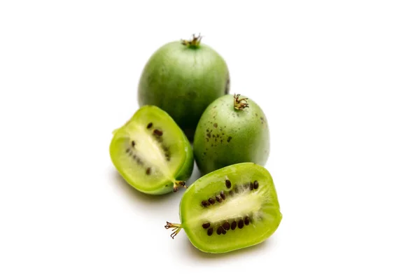 Bayas Kiwi Aisladas Sobre Fondo Blanco — Foto de Stock