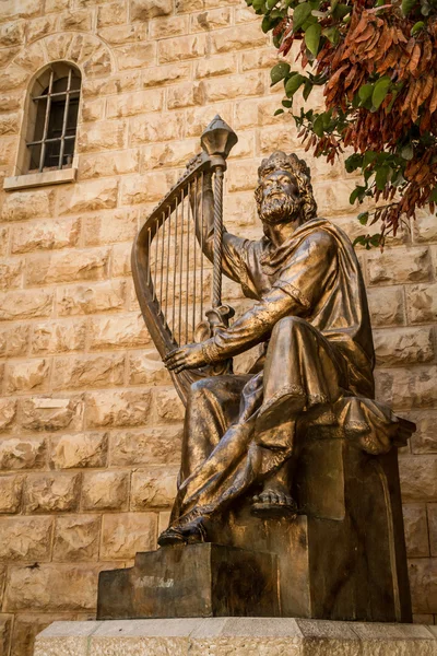 Estátua do Rei Davids tocando harpa — Fotografia de Stock