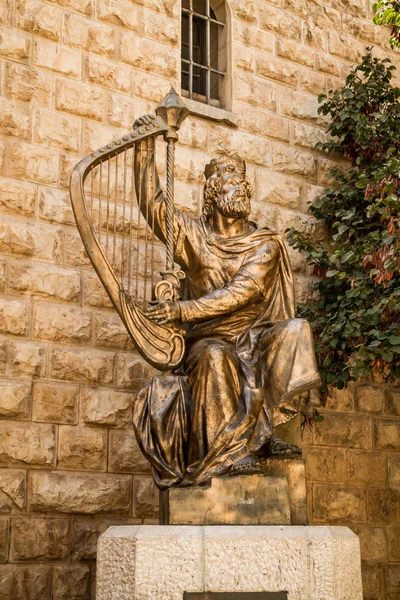 King Davids statue playing the harp — Stock Photo, Image