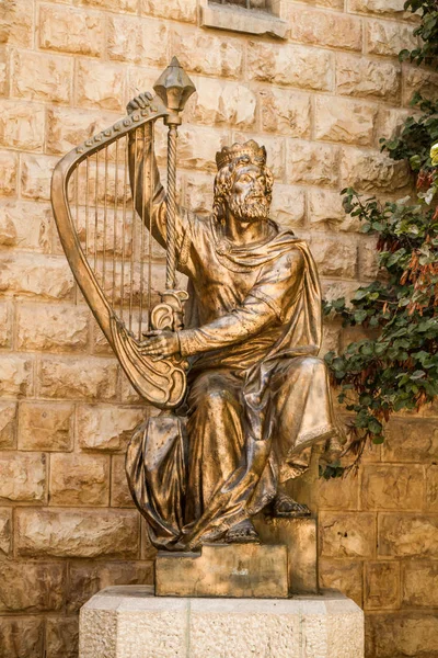 Estátua do Rei Davids tocando harpa — Fotografia de Stock