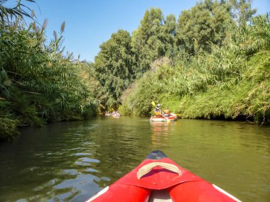 İsrail Jordan Nehri'nde rafting