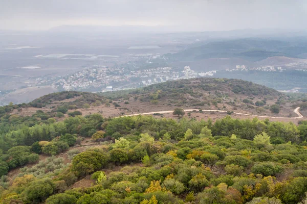 Vista della Valle di Jezreel nella giornata invernale dal Monte Carmelo, Israele — Foto Stock