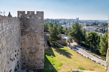 Kudüs'ün görünümünden eski şehir duvar