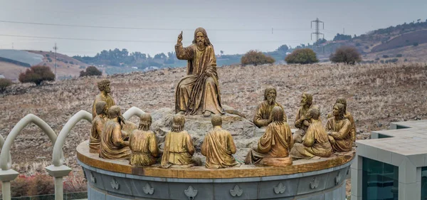 As estátuas de Jesus e dos Doze Apóstolos, Domus Galileae em Israel — Fotografia de Stock