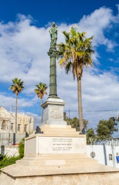 Kutsal Meryem Ana, Stella Maris Manastırı Hayfa'daki sütun