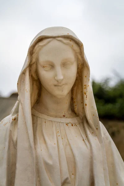Άγαλμα της Παρθένου Μαρίας, εκκλησία του Ευαγγελισμού στη Ναζαρέτ — Φωτογραφία Αρχείου