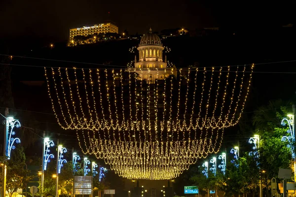 Illuminazione natalizia su Sderot Ben Gurion a Haifa — Foto Stock