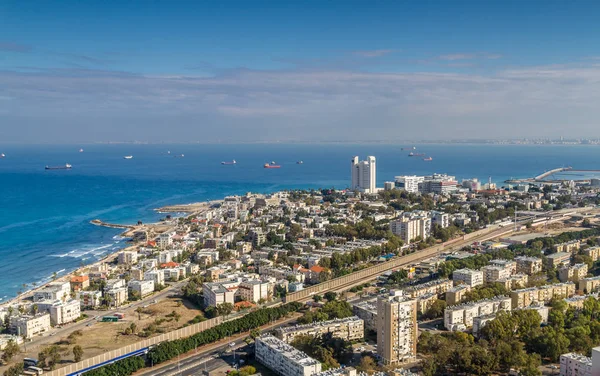 Kilátás nyílik a Földközi-tenger és a Haifa, Izrael — Stock Fotó