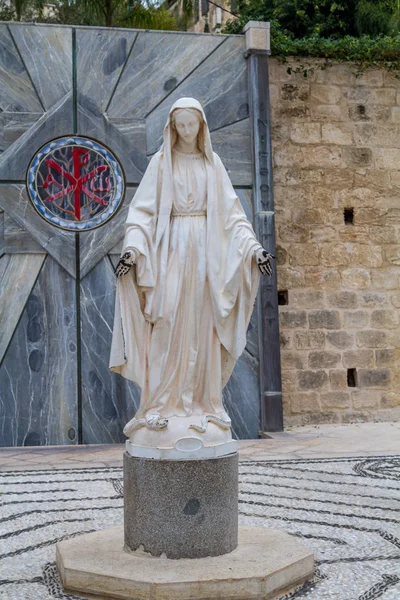 Estatua de la Virgen María, Iglesia de la Anunciación en Nazaret — Foto de Stock