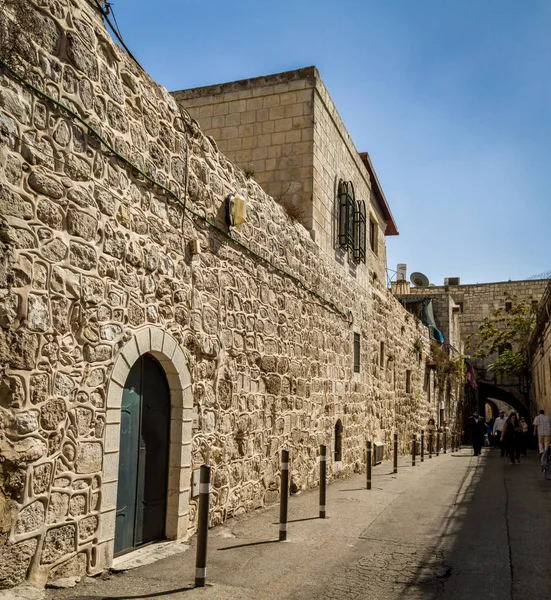 Straat in de oude stad van Jeruzalem, Israël — Stockfoto