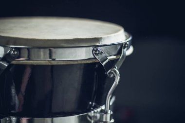 Darbuka, vurmalı enstrüman