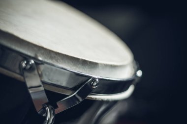 Darbuka, vurmalı enstrüman