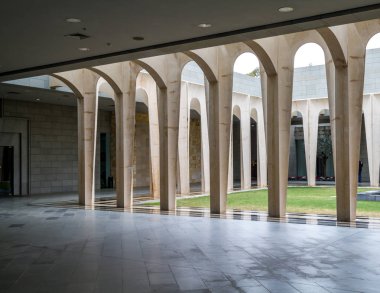 Sigarasız, iç avlu, Domus Galilaeae, Celile Denizi, İsrail